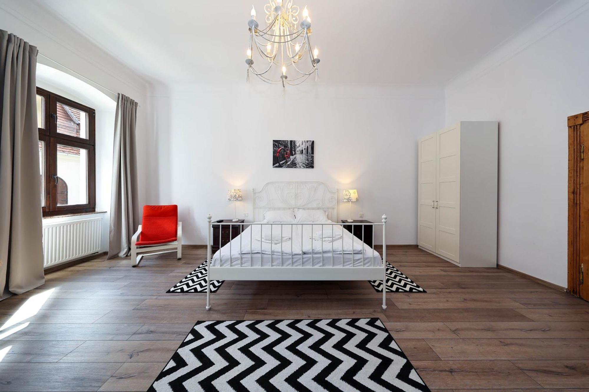 Hirscher Apartments Brašov Pokoj fotografie